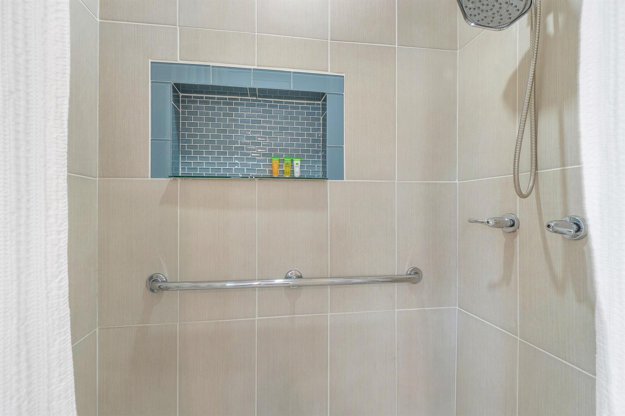 FLORIDA GARDENS 4 - Residential Lease