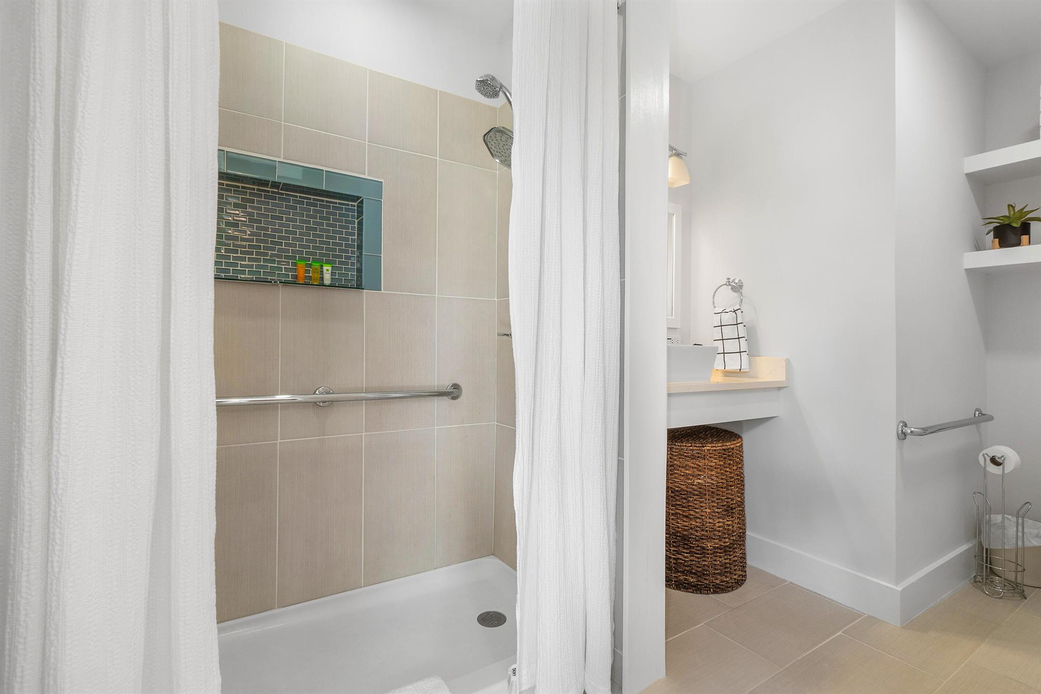 FLORIDA GARDENS 4 - Residential Lease