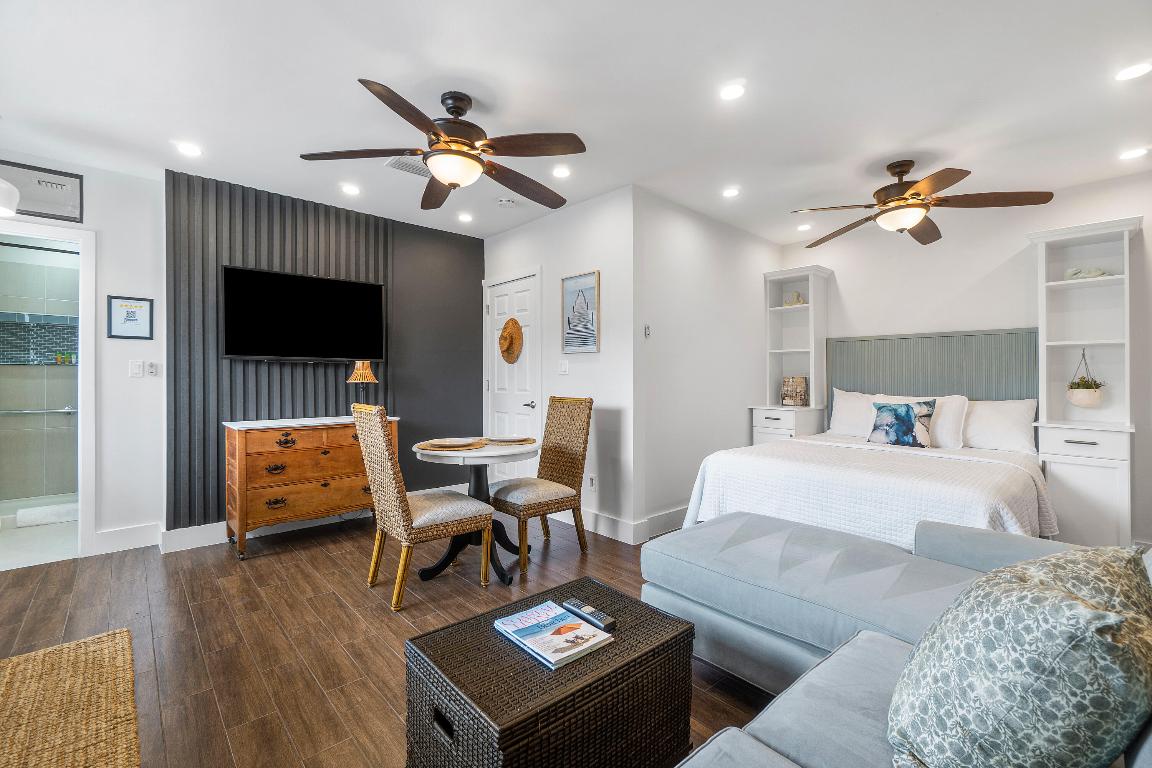 FLORIDA GARDENS 4 - Residential Lease