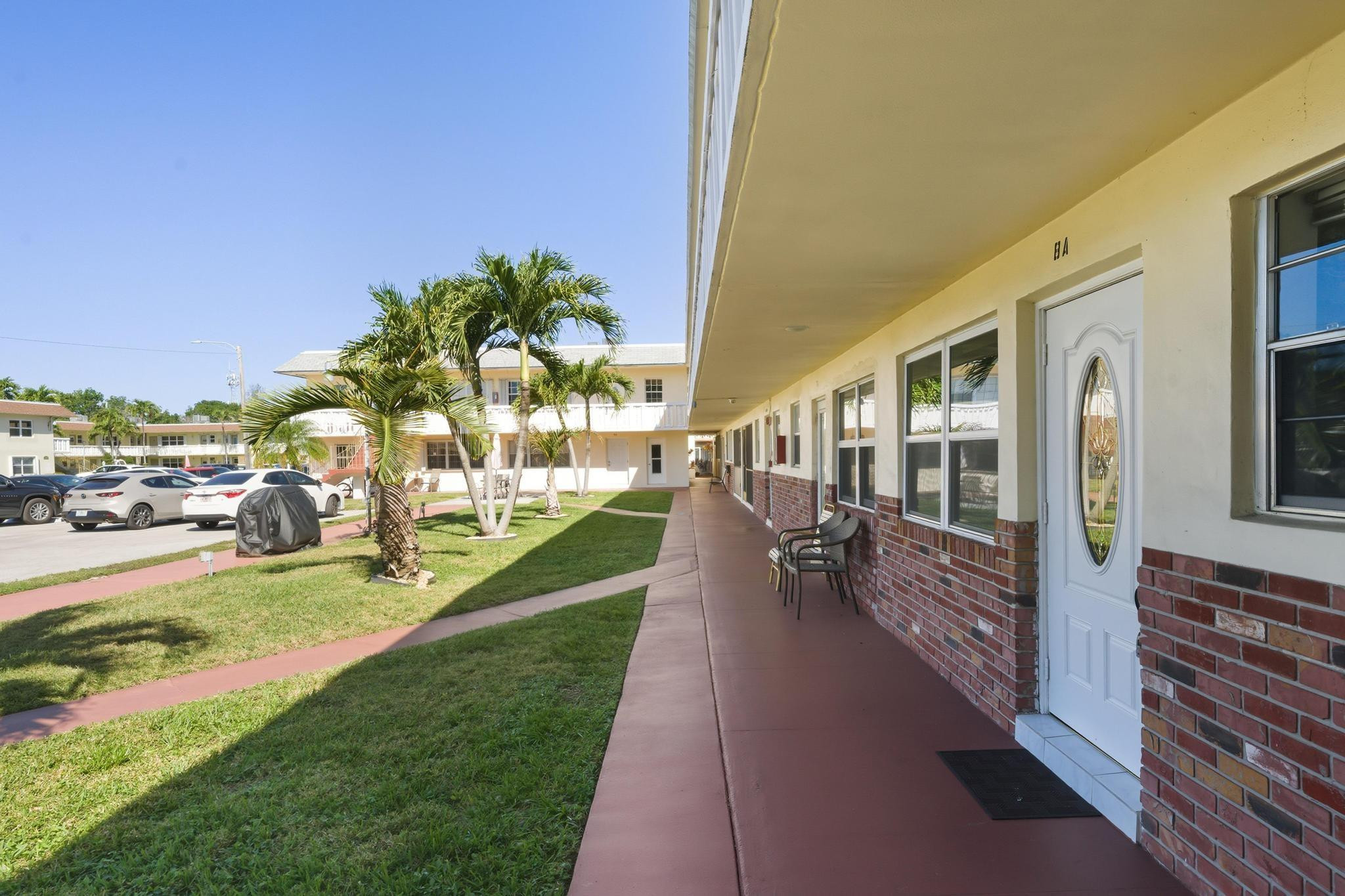 CRYSTAL COURT MANOR - Residential