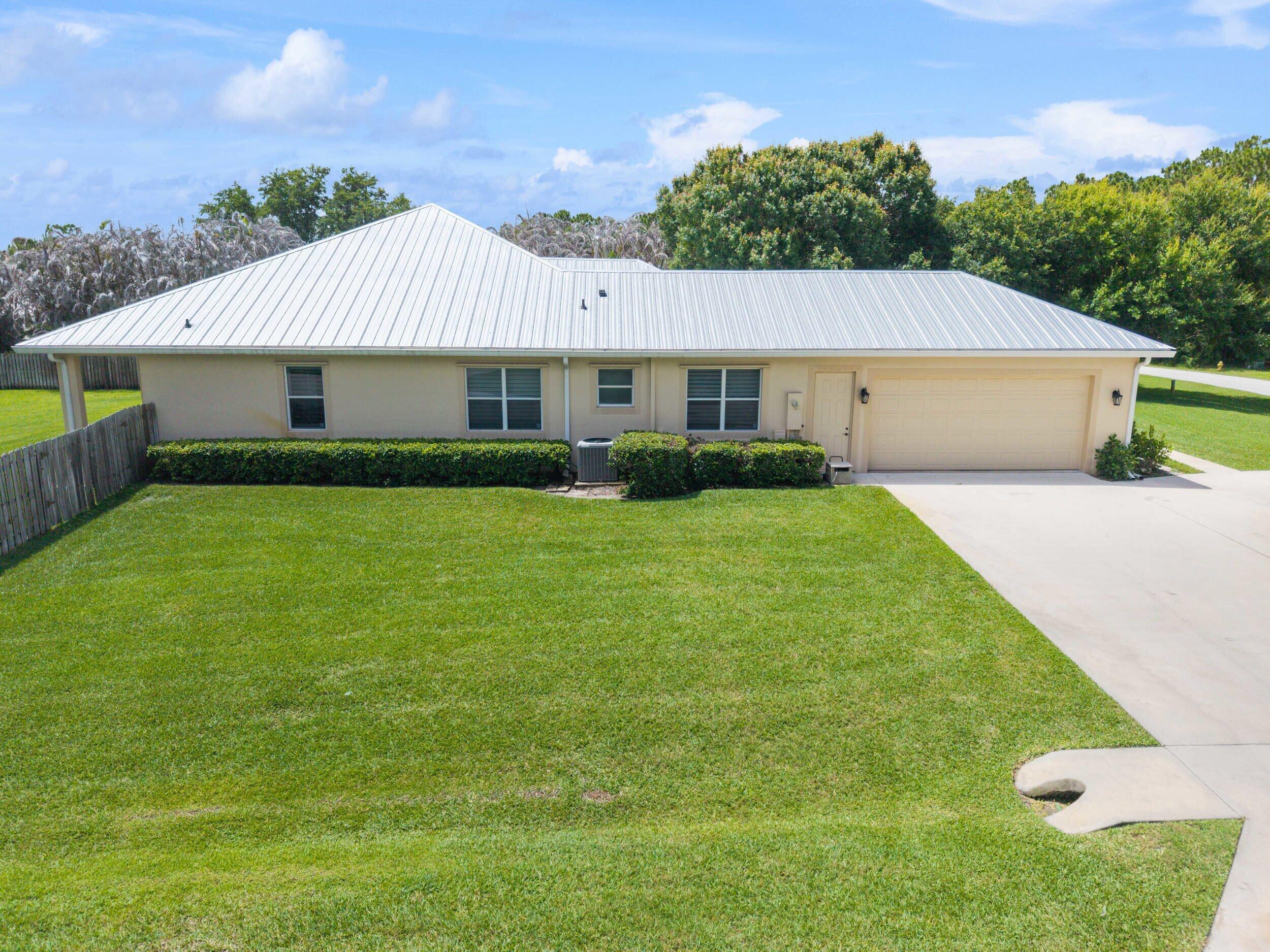 1106 SW THOREAU Court