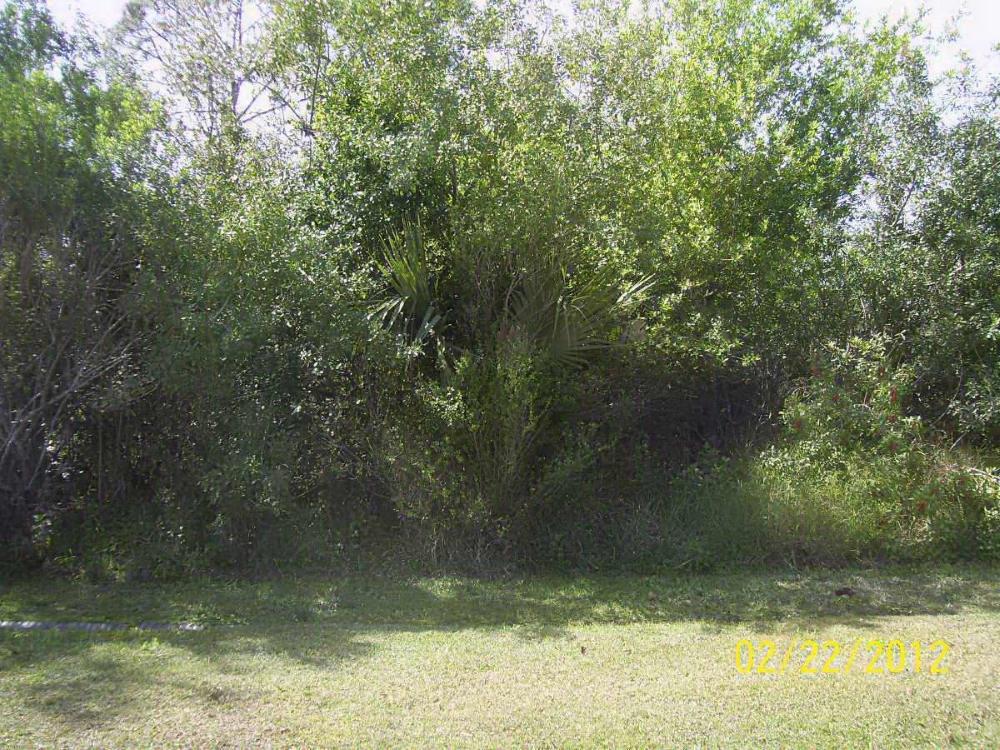 Great area. close to shopping and healthcare. turnpike,river and Port St Lucie Blvd about 4 miles to St Lucie West