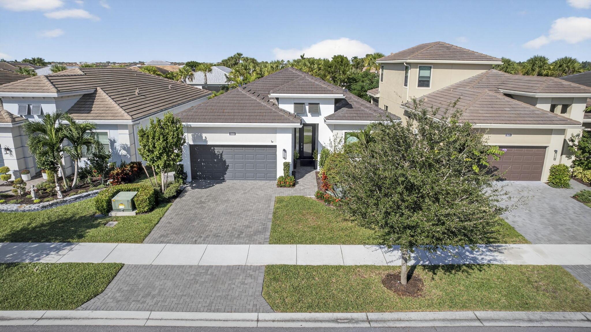 CRESSWIND PALM BEACH - Residential