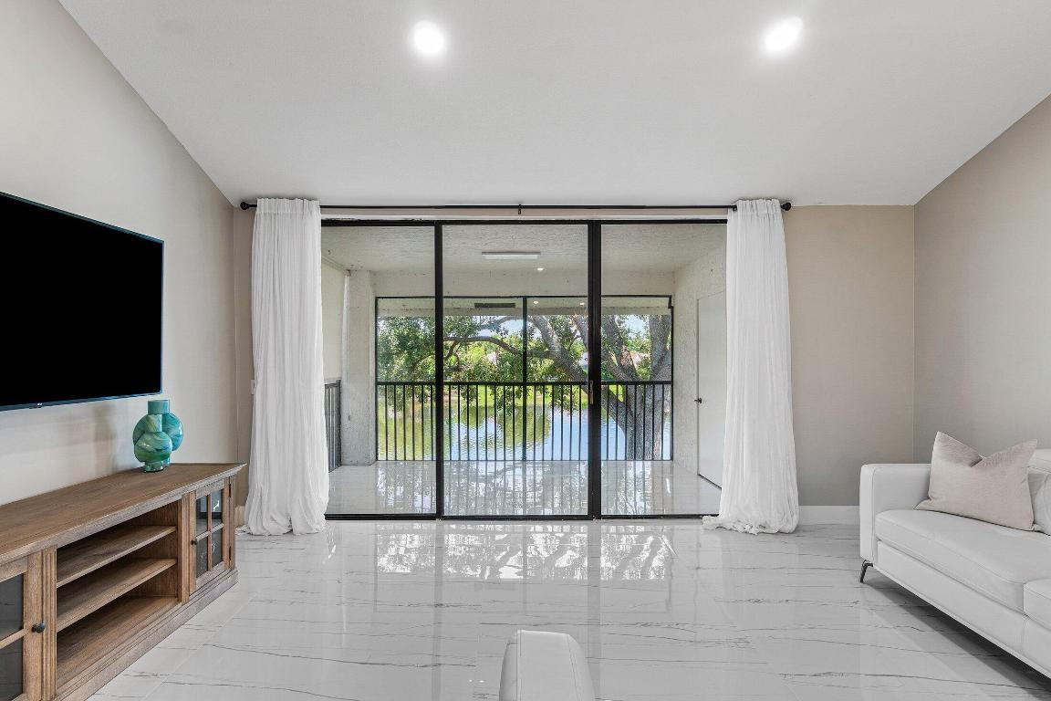 BRIARWOOD - Residential