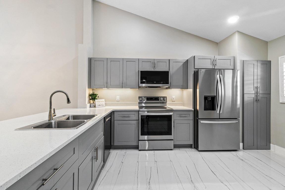 BRIARWOOD - Residential