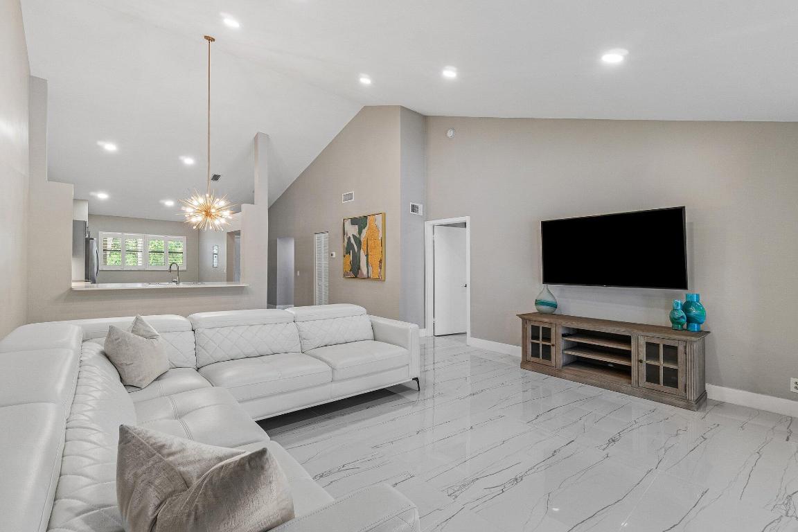 BRIARWOOD - Residential