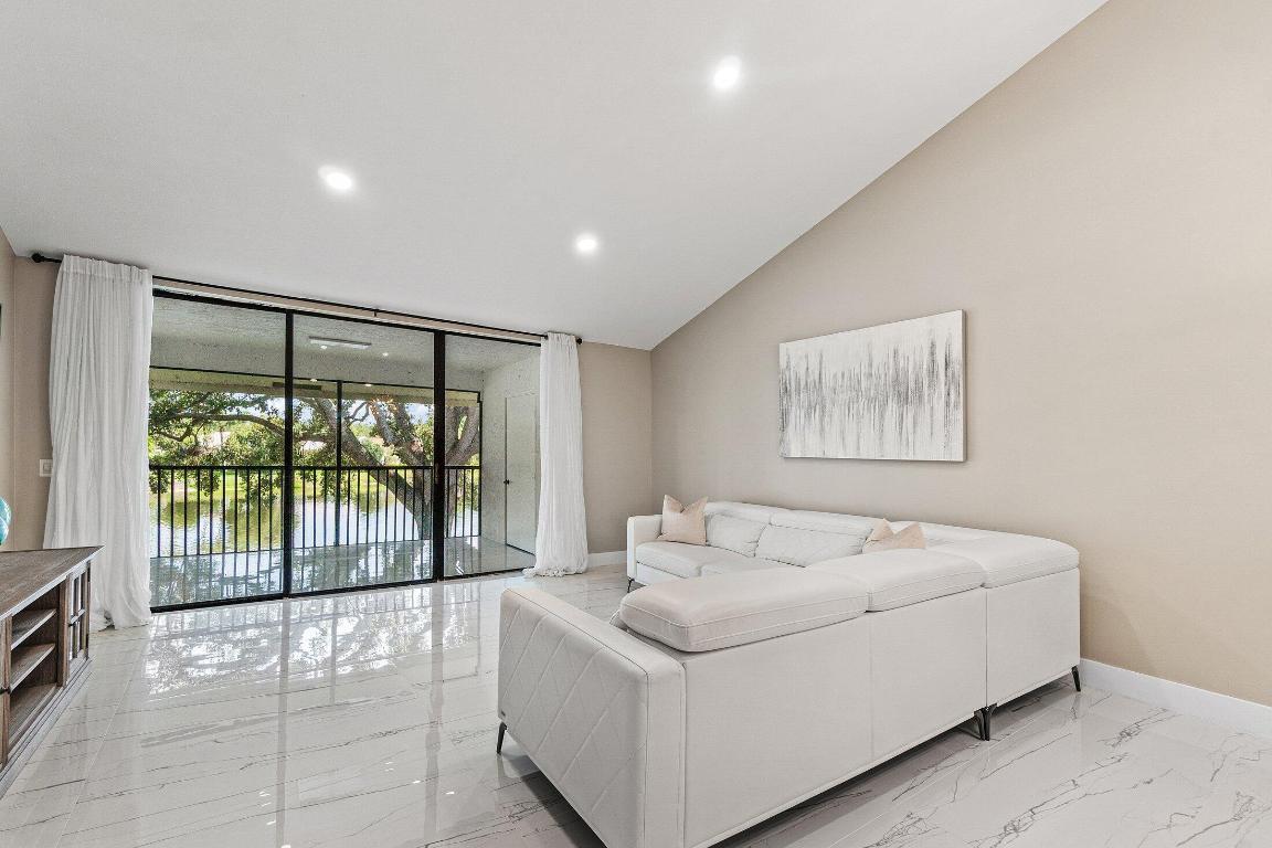 BRIARWOOD - Residential