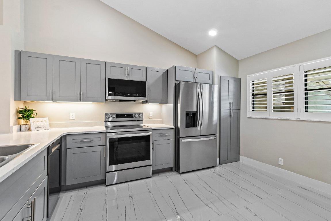 BRIARWOOD - Residential