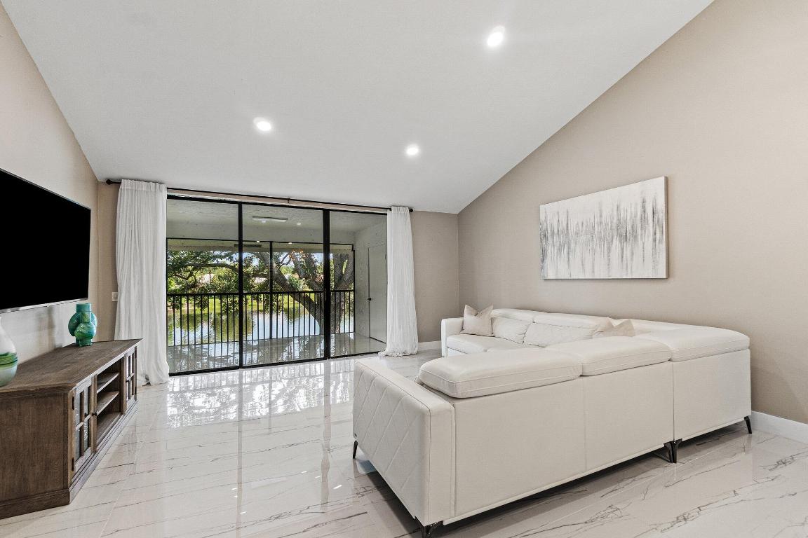 BRIARWOOD - Residential