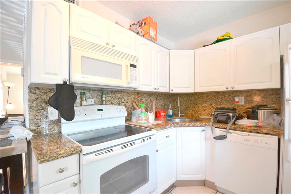 WILTON COMMONS - Residential