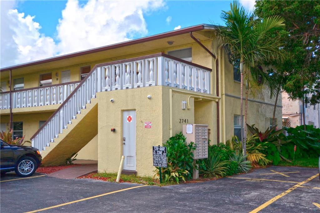 WILTON COMMONS - Residential