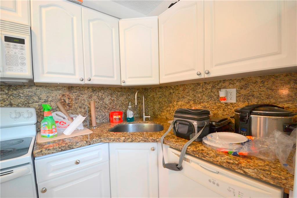 WILTON COMMONS - Residential