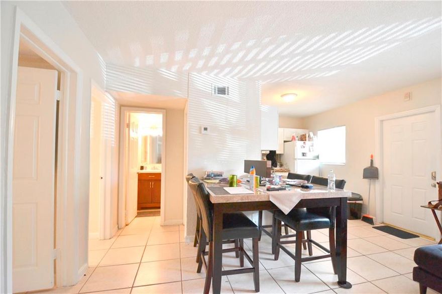 GREAT FIRST FLOOR UNIT. SMALL PATIO OFF BEDROOM. TILED FLOORS, UPDATED KITCHEN AND BATH. PARKING SPACE RIGHT IN FRONT OF UNIT. PETS ALLOWED. CAN BE RENTED IMMEDIATELY. TWO BLOCKS OFF WILTON DRIVE.