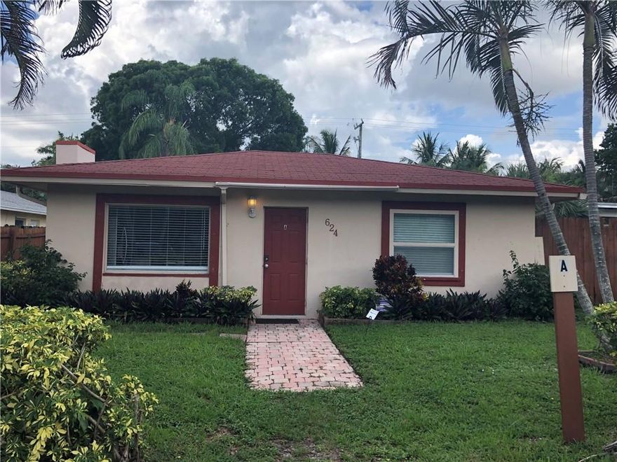 very rare opportunity to own a 4 plex in delray beach! This property is a cash cow withe using airbnb or renting long term. all the tenants are month to month so if you want to move into any of the units you could do so with no issues. The owner will offer financing with a 25 percent down deposit standard 30 year loan terms to be discussed with the realtor. property brings in about 4500 a month when fully rented. This will have to be a cash sale or owner financing. its a non conforming property so very hard to get any mortgage on it. reach out to realtor. please only serious buyers wont last long!!!