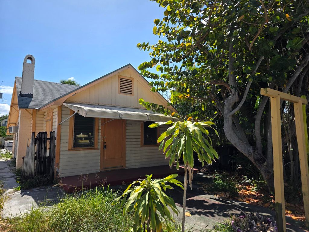 Photo of 224 N L Street, Lake Worth Beach, FL 33460 (MLS # R11083031)