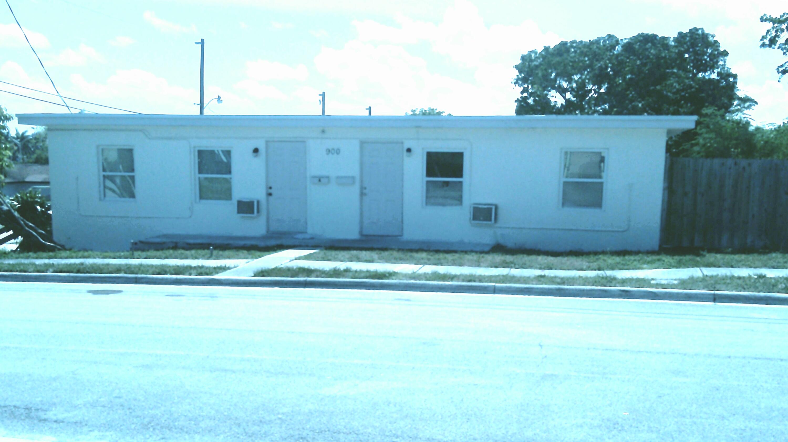 900 W 9th Street