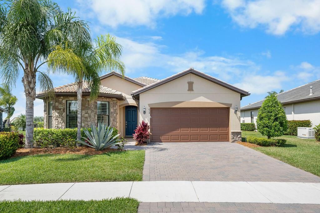 Photo of 474 SE Vallarta Drive, Port Saint Lucie, FL 34984 (MLS # R11086081)