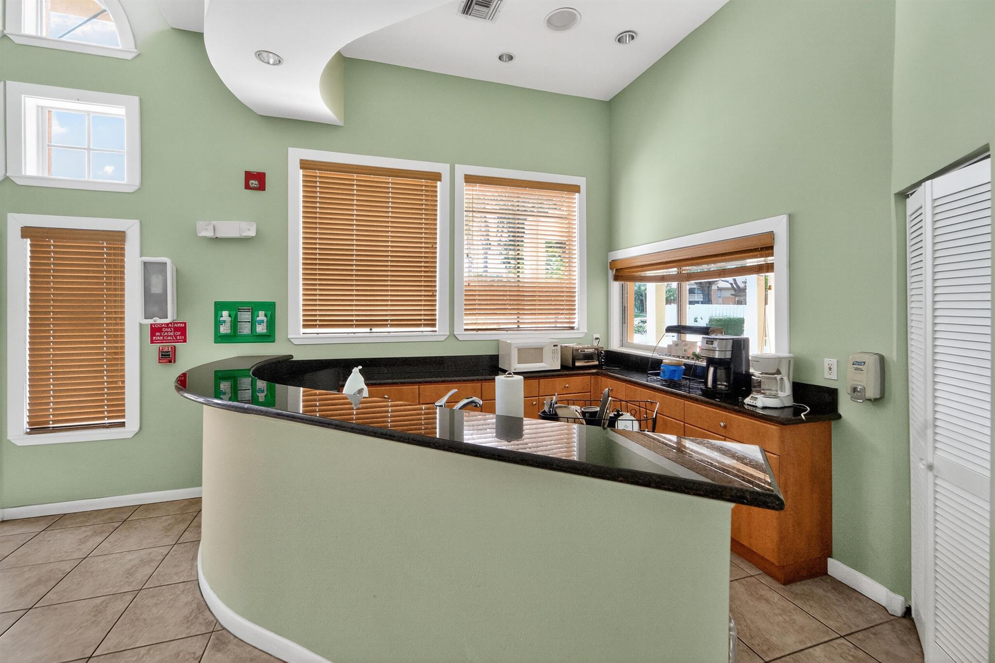 PALM LAKE CONDO - Residential Lease