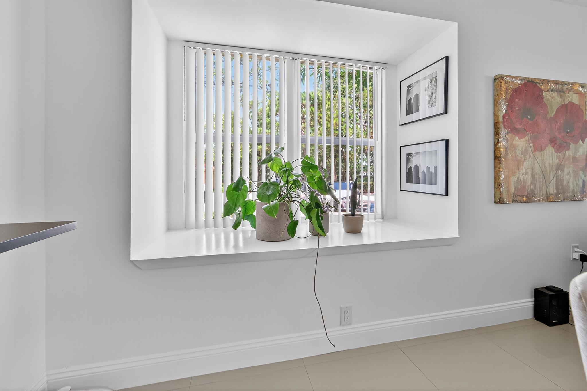 PALM LAKE CONDO - Residential Lease