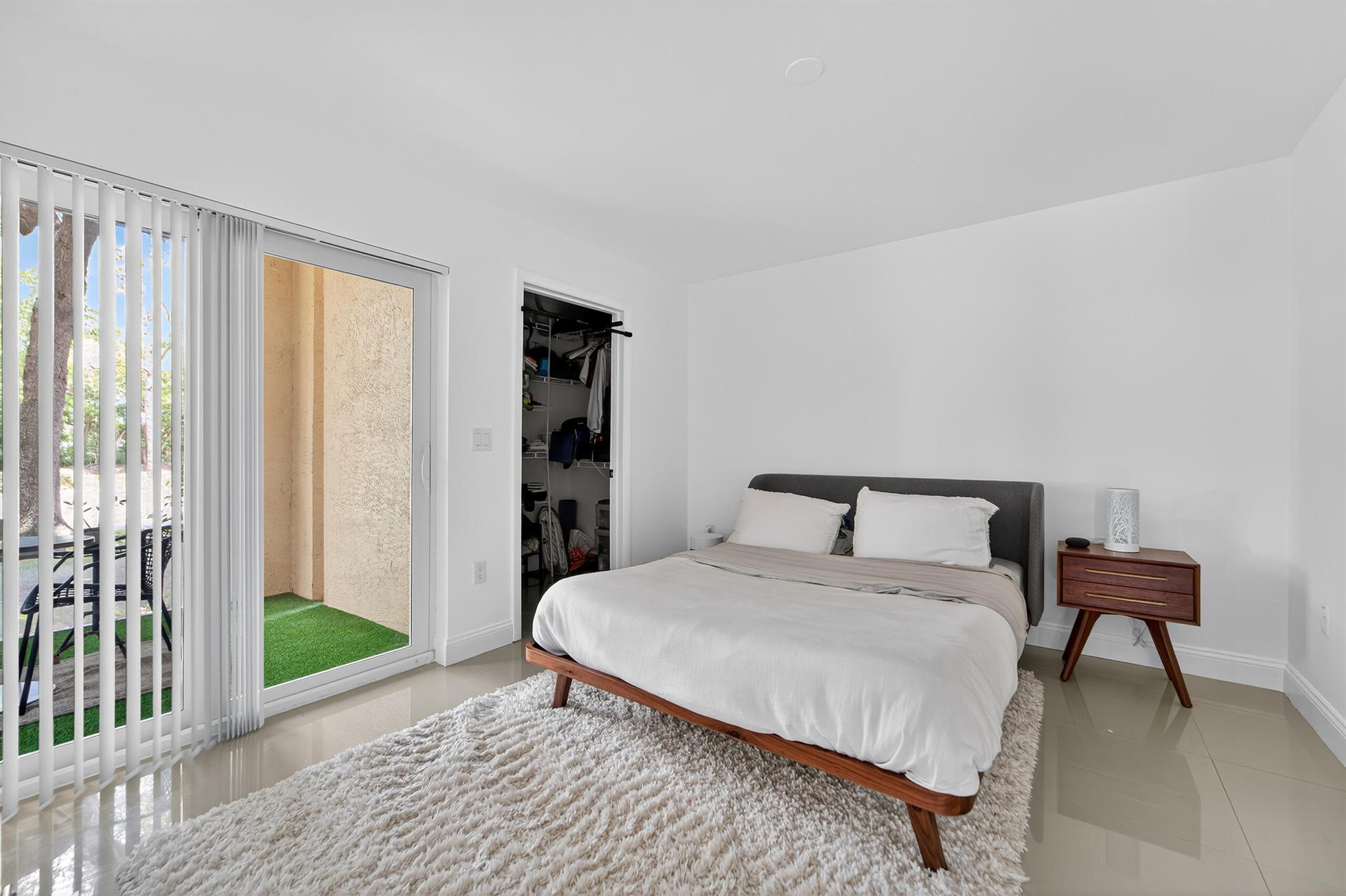 PALM LAKE CONDO - Residential Lease