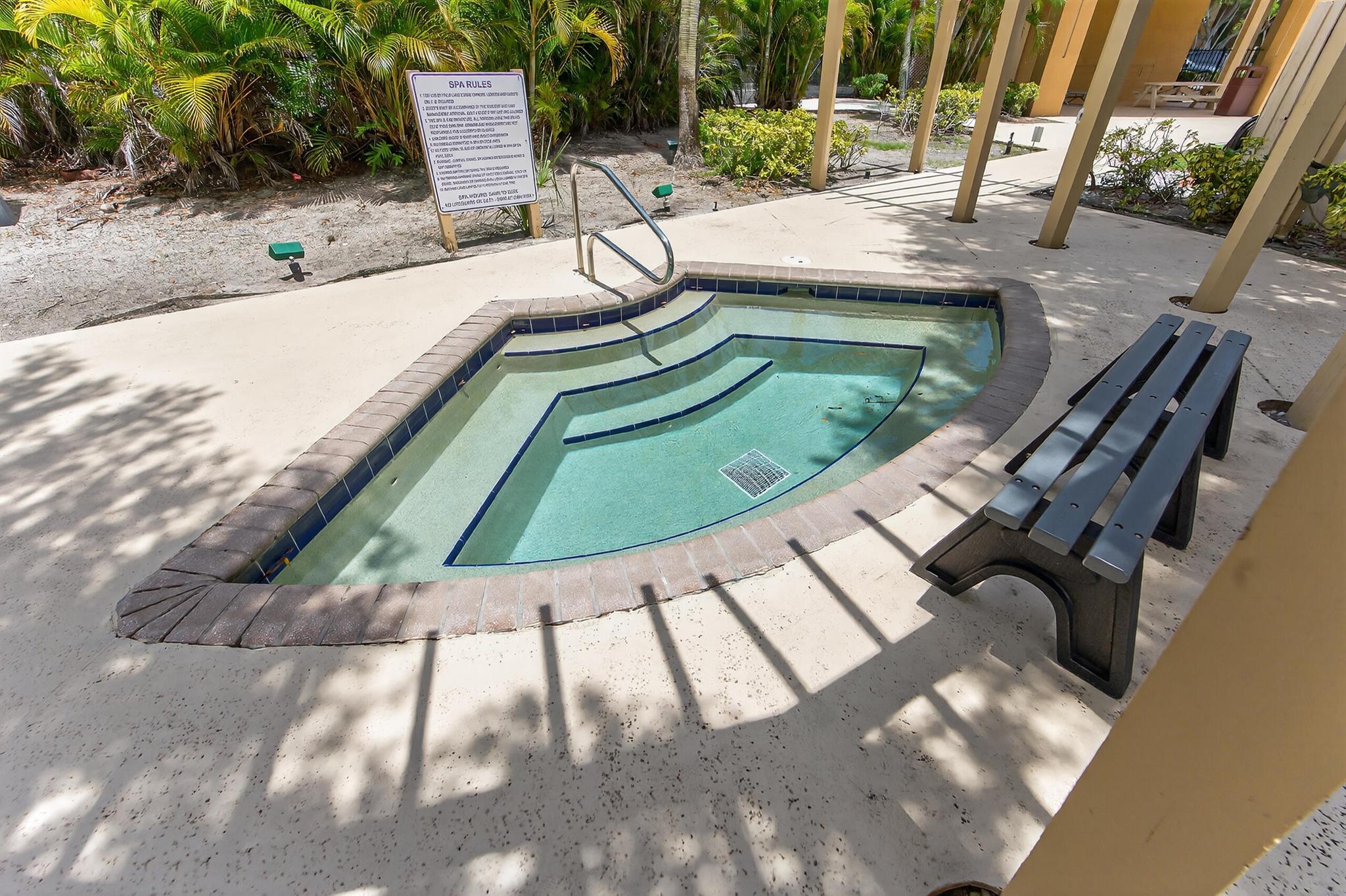 PALM LAKE CONDO - Residential Lease