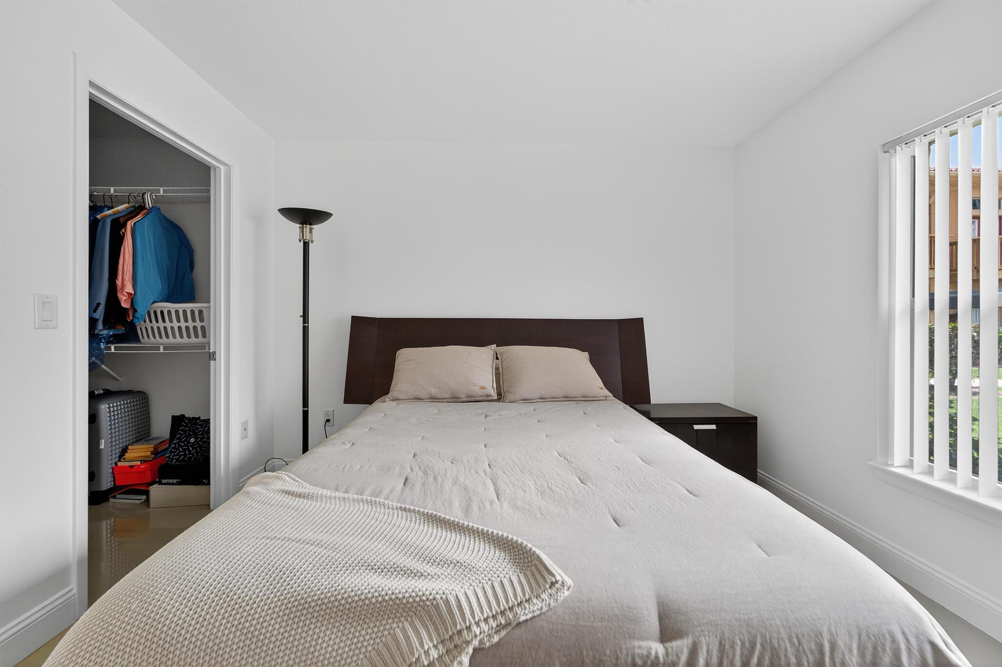 PALM LAKE CONDO - Residential Lease