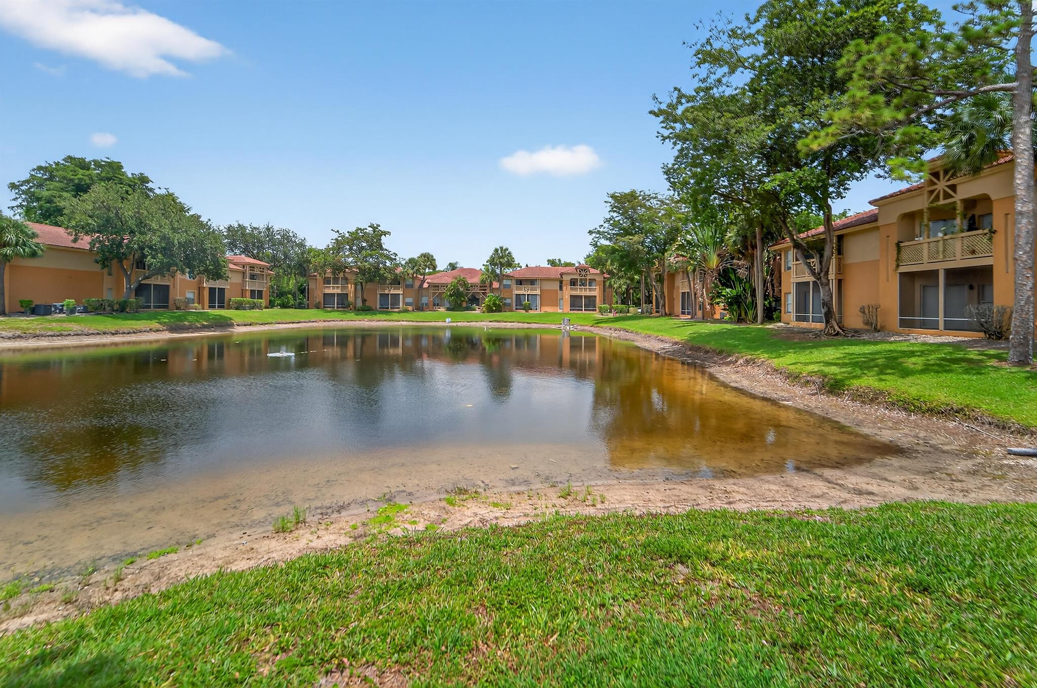 PALM LAKE CONDO - Residential Lease