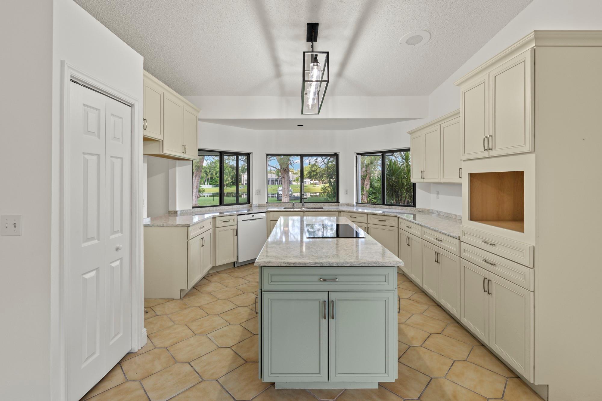 Whippoorwill Lakes - Residential