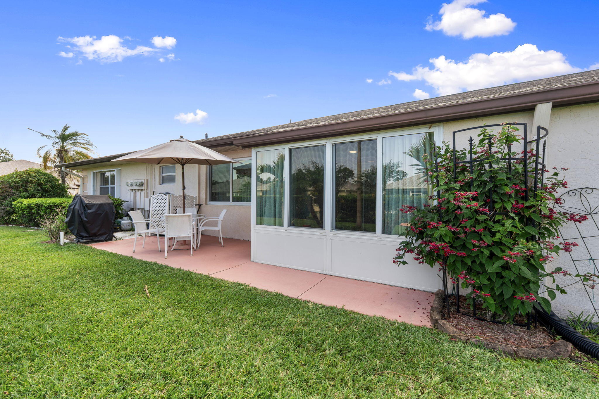THE GROVE CONDOMINIUM SECTION 1 - Residential