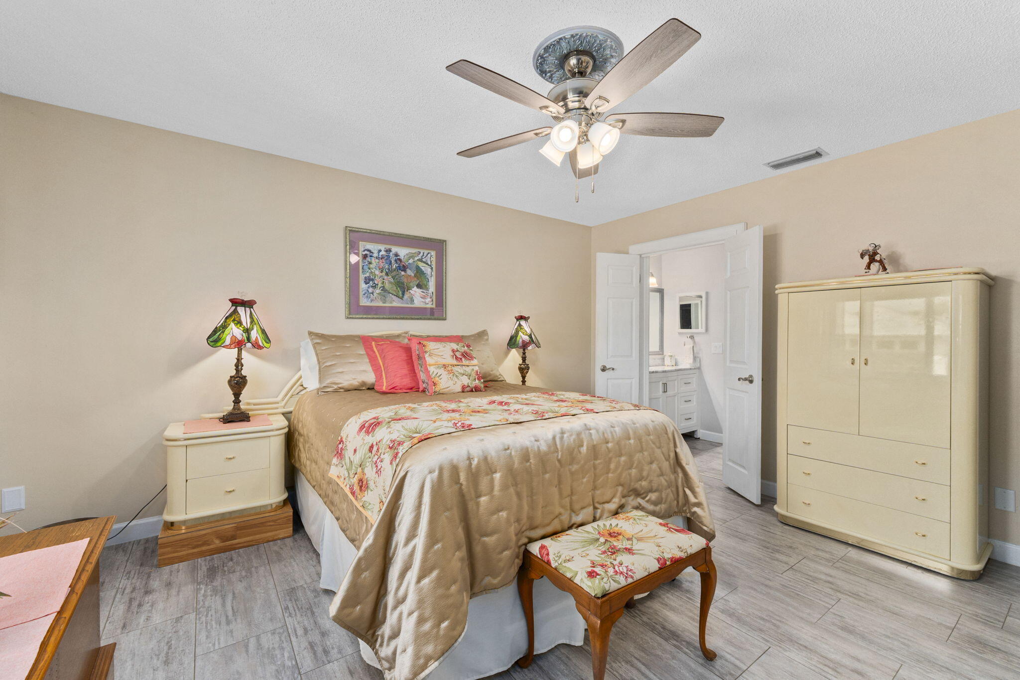 THE GROVE CONDOMINIUM SECTION 1 - Residential