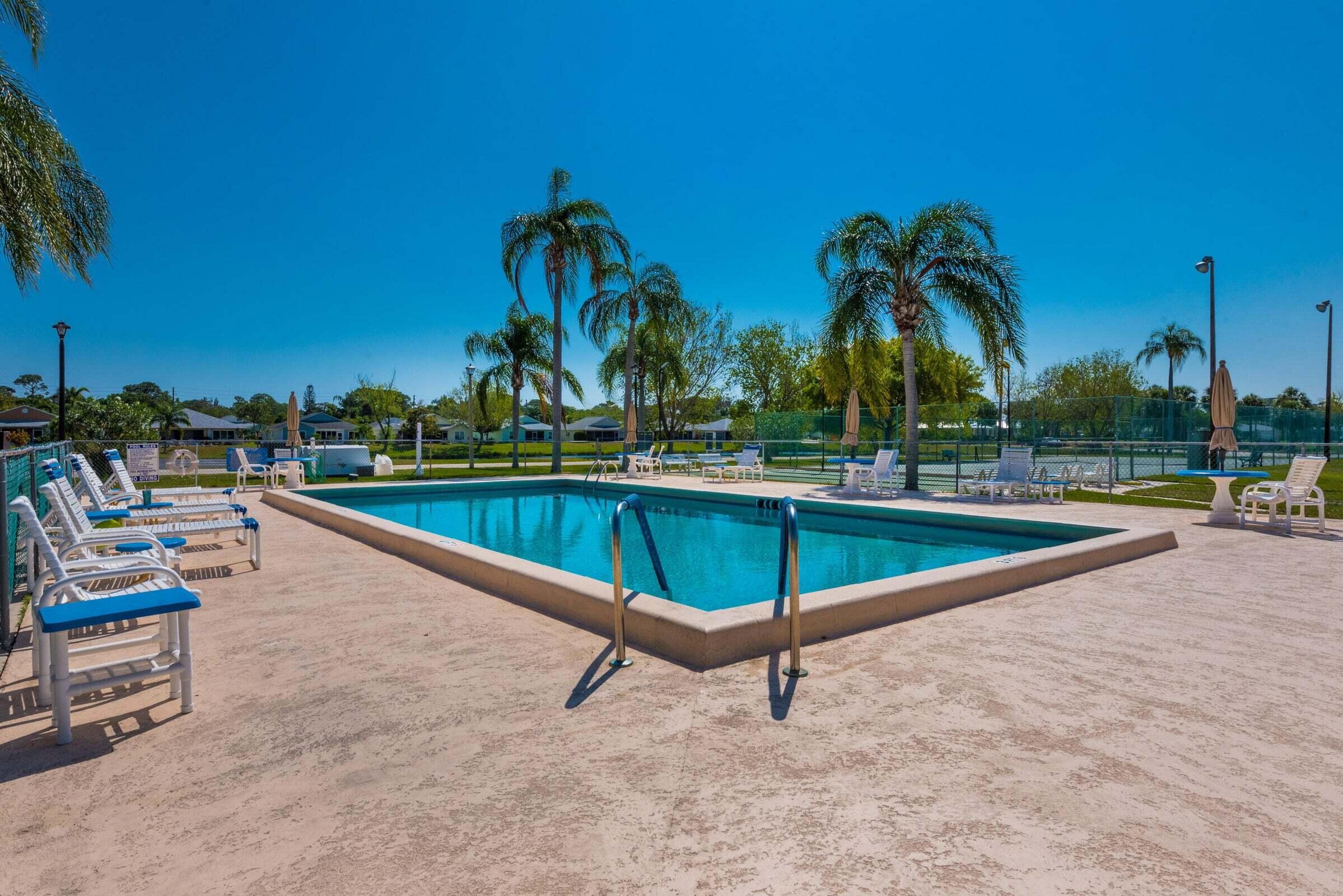 THE GROVE CONDOMINIUM SECTION 1 - Residential