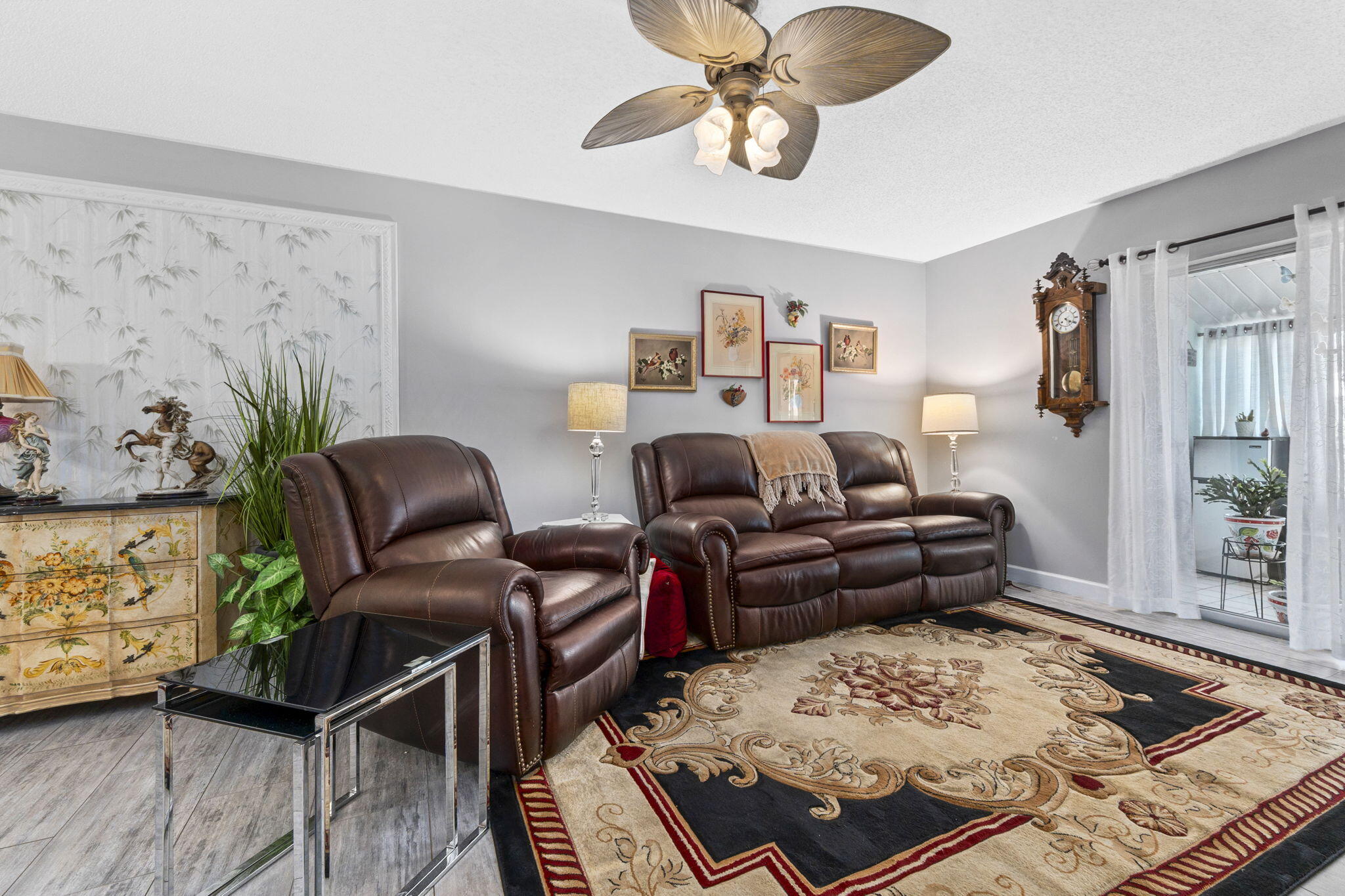 THE GROVE CONDOMINIUM SECTION 1 - Residential