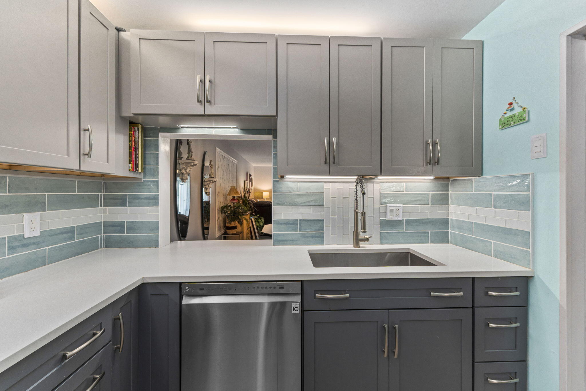 THE GROVE CONDOMINIUM SECTION 1 - Residential
