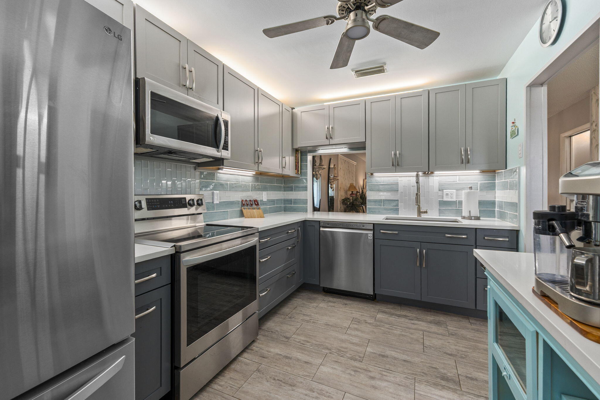 THE GROVE CONDOMINIUM SECTION 1 - Residential