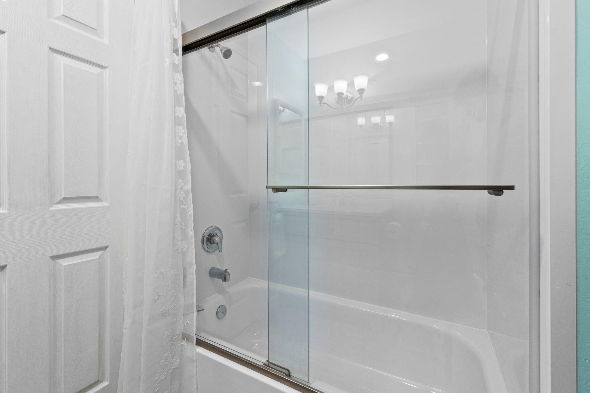 THE GROVE CONDOMINIUM SECTION 1 - Residential