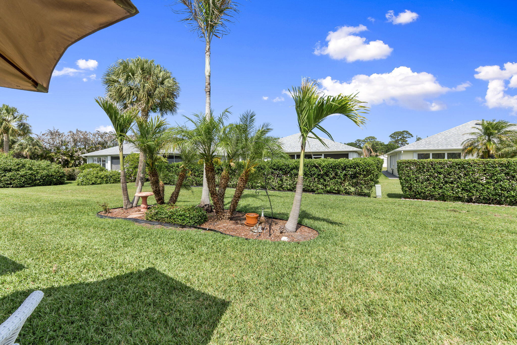 THE GROVE CONDOMINIUM SECTION 1 - Residential