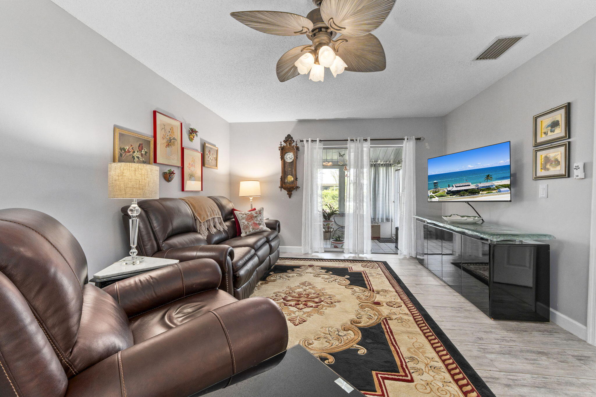 THE GROVE CONDOMINIUM SECTION 1 - Residential
