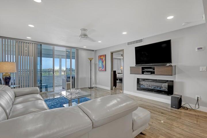 MAYFAIR LAKE - Residential Lease