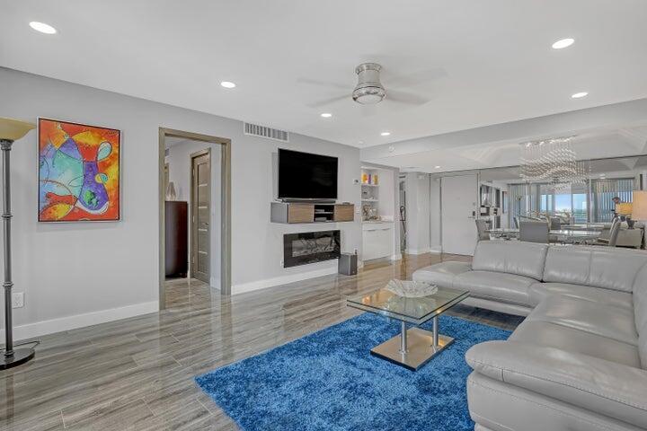 MAYFAIR LAKE - Residential Lease