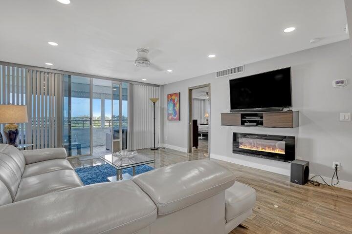 MAYFAIR LAKE - Residential Lease