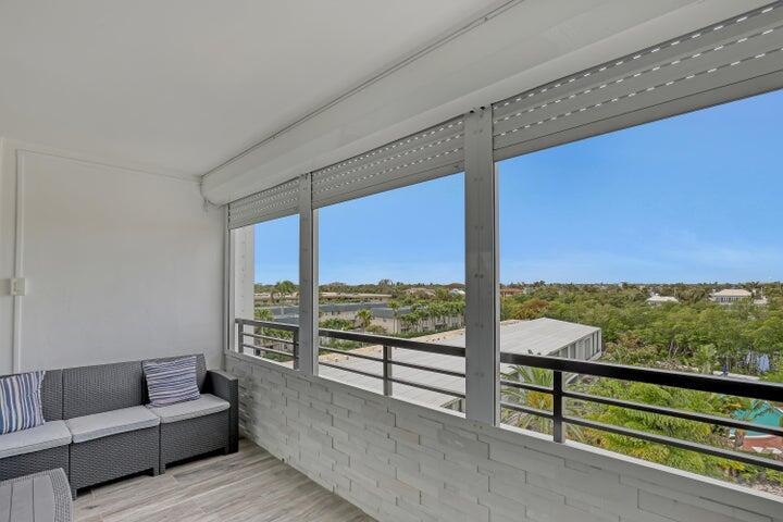 MAYFAIR LAKE - Residential Lease