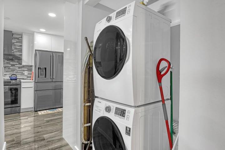 MAYFAIR LAKE - Residential Lease