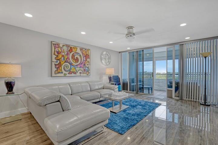 MAYFAIR LAKE - Residential Lease