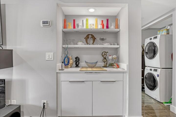 MAYFAIR LAKE - Residential Lease