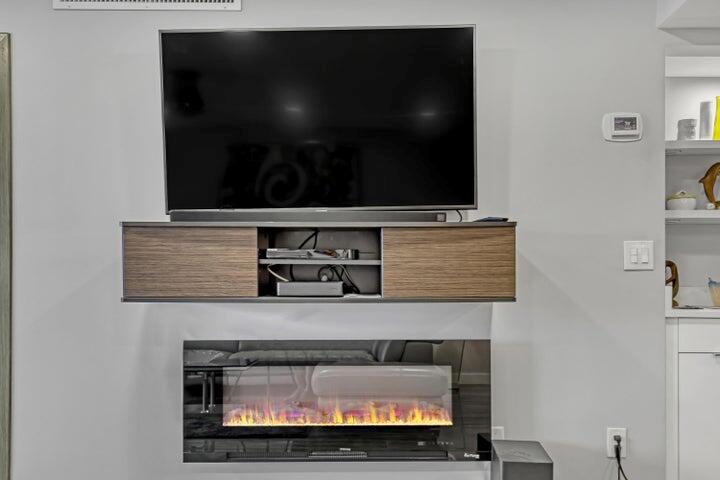 MAYFAIR LAKE - Residential Lease