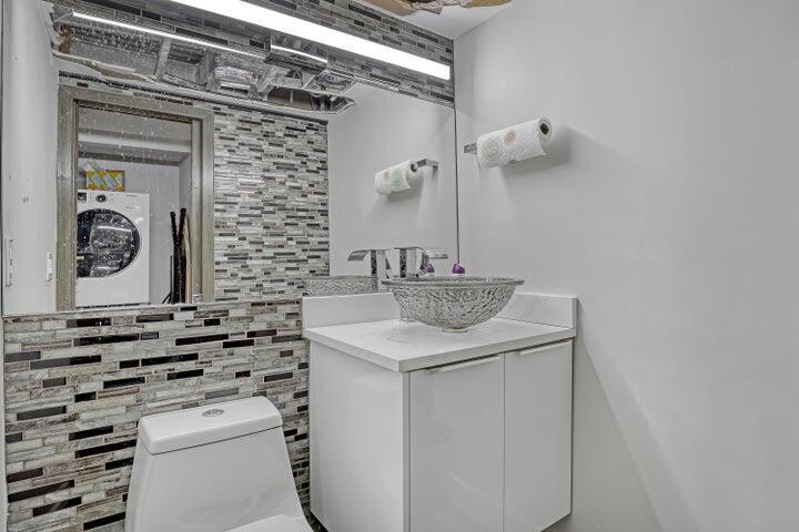 MAYFAIR LAKE - Residential Lease