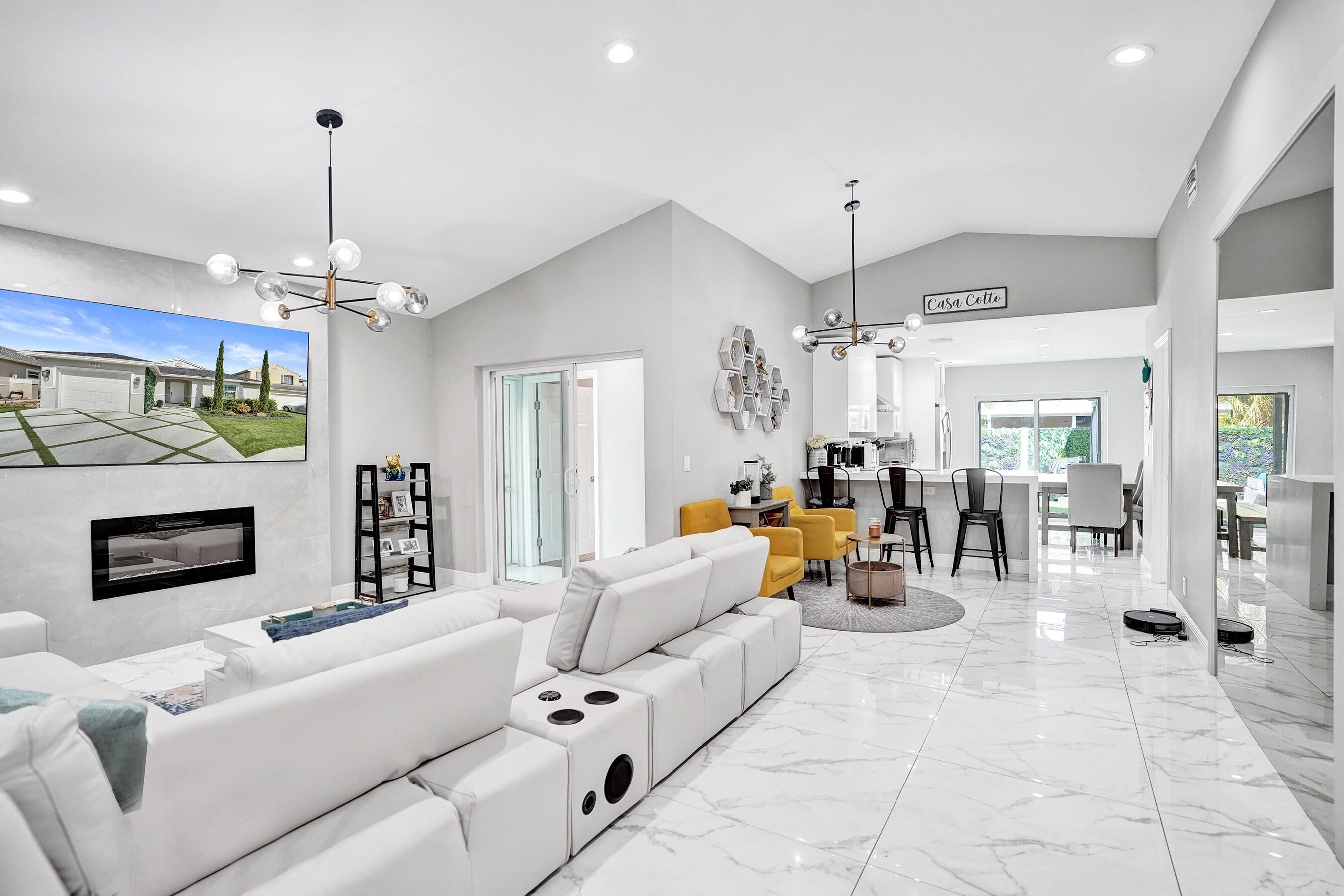 372 W Riverbend Drive 372