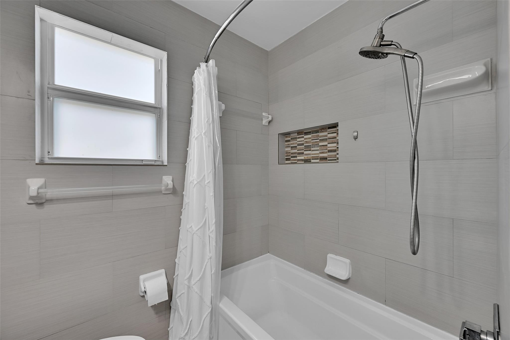 Lauderdale 2-9 D - Residential