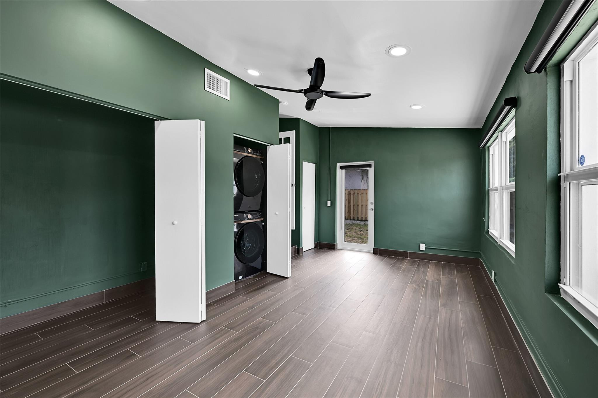 Lauderdale 2-9 D - Residential