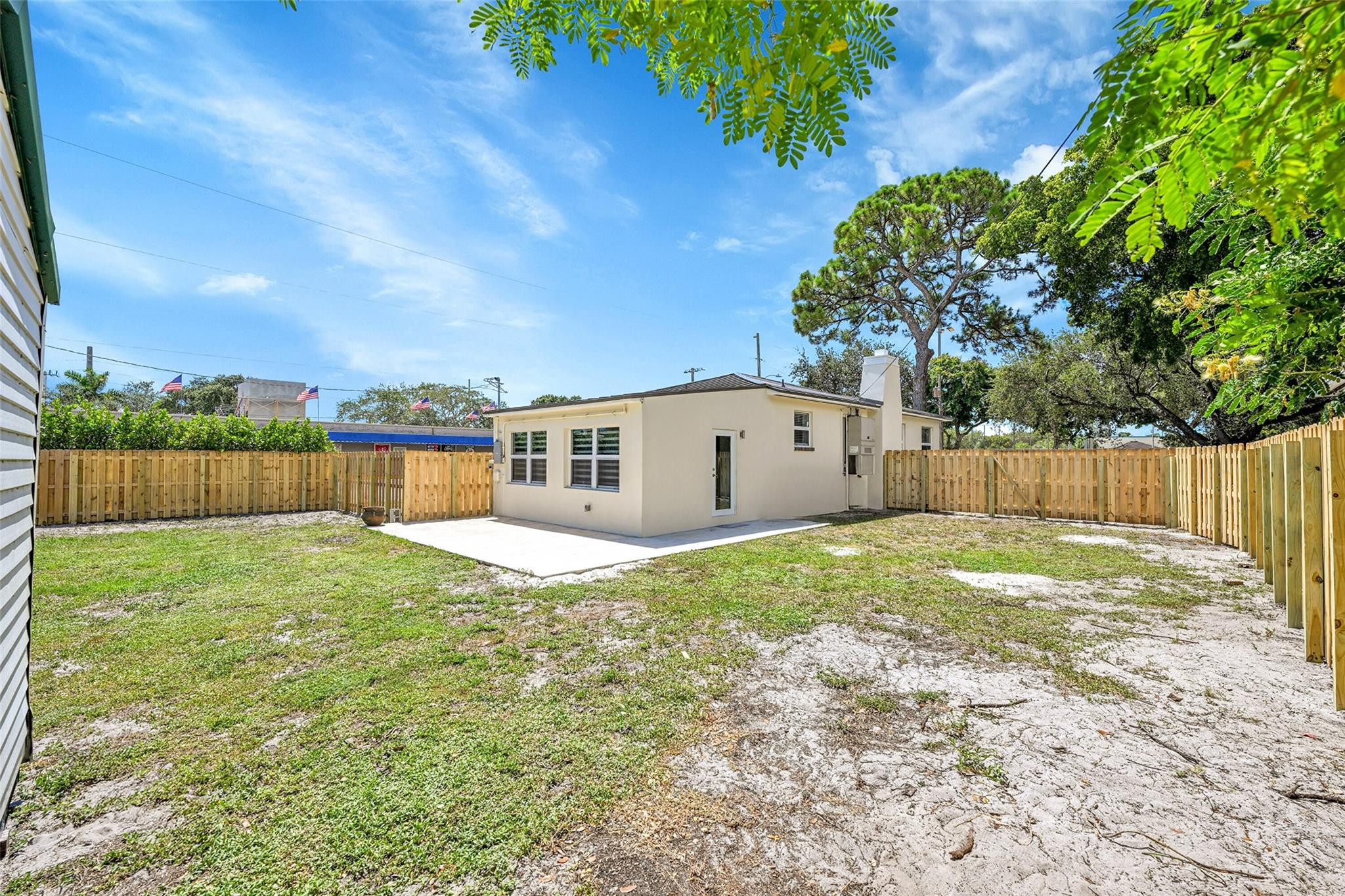 Lauderdale 2-9 D - Residential